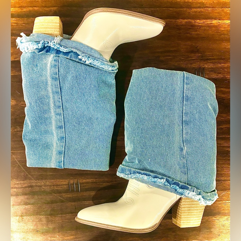 Women’s Sz. 9.5 Steve Madden Layne Western Denim Bootie